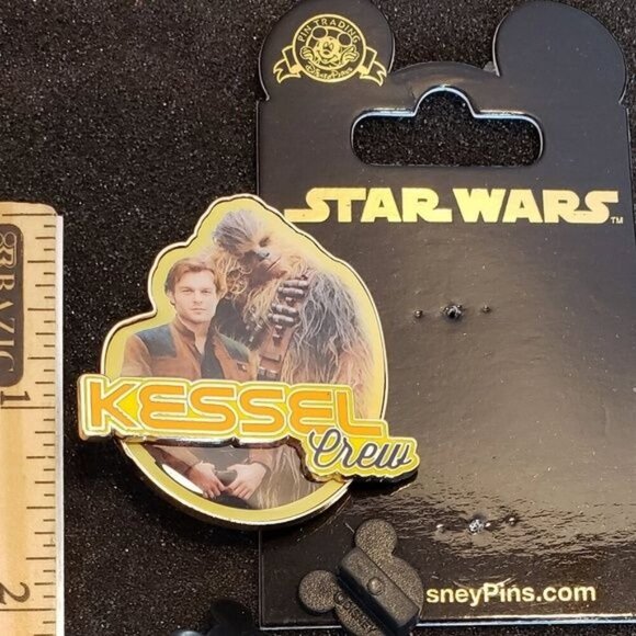 Chewbacca Disney Trading Pin Star Wars Han Solo Chewie Kessel Crew Brooch Badge - Picture 2 of 7